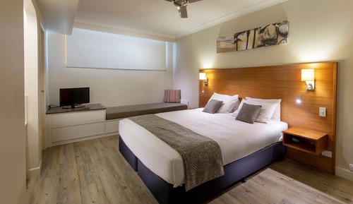 Apartamento, vistas al jardín (1 King + 3 Divans)