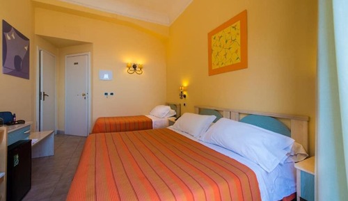 Habitación triple Confort, balcón, vistas al mar