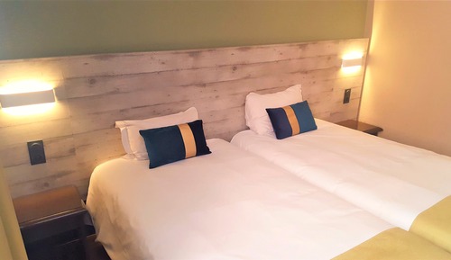 Habitación con 2 camas individuales