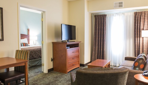 Suite, 2 habitaciones, accesible para personas con discapacidad (1 Kng, 2 Dbl, Comm, Mobil)