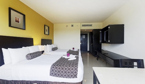 Habitación estándar, 2 camas de matrimonio, accesible para personas con discapacidad