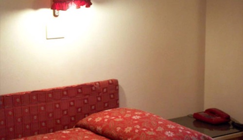 Habitación estándar con 1 cama doble o 2 individuales