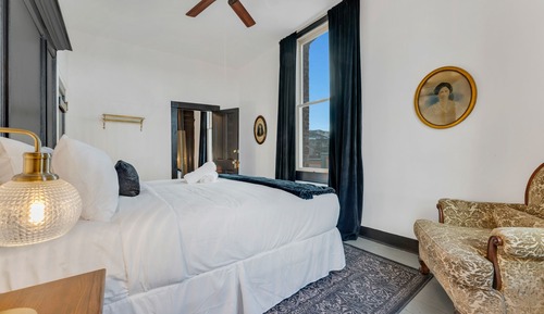 Suite (Two Room Double King - Suite 13)