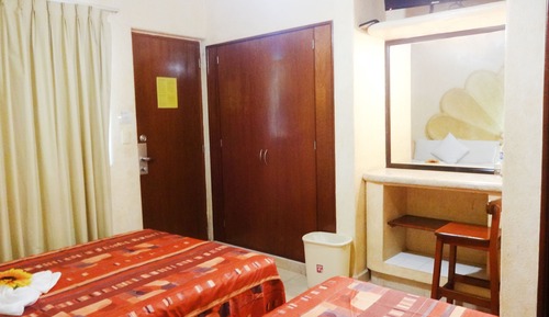 Habitación cuádruple estándar, 2 camas dobles