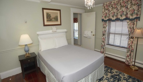 Habitación estándar doble, baño privado (The Inn 5 Queen (no pets))