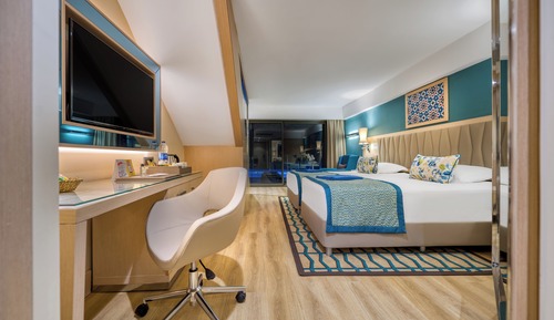 Suite Deluxe, junto a la piscina