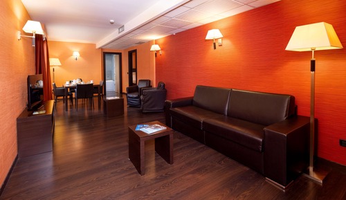 Suite junior, 1 cama de matrimonio grande (Second and Third bed is a Sofabed)