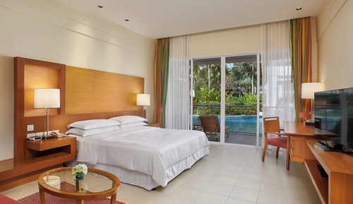 Habitación, 1 cama de matrimonio grande con sofá cama, no fumadores, junto a la piscina (View)