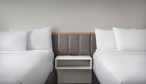 Estudio, 2 camas de matrimonio (Mobility/Hearing Access, Roll-in Shwr)