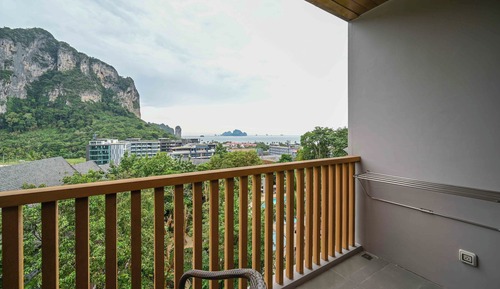 Habitación estándar, 1 cama de matrimonio grande, balcón, vistas a la montaña