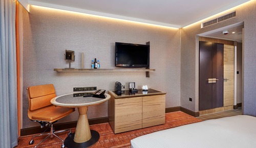 King Deluxe, Habitación
