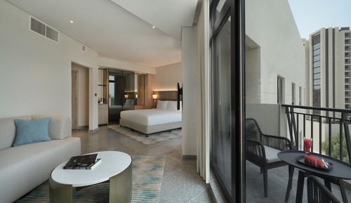 Habitación, 1 cama de matrimonio grande, balcón (Spacious)