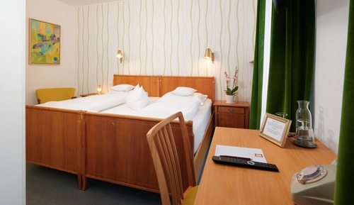 Habitación estándar con 1 cama doble o 2 individuales