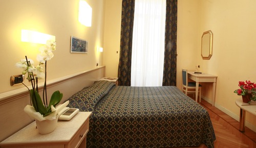 Habitación con 1 cama doble o 2 individuales, vistas al lago