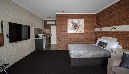Habitación superior, 1 cama de matrimonio, cocina básica, planta baja (Queen)