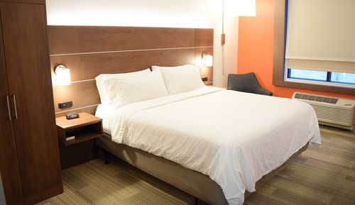 Suite, 1 cama de matrimonio grande, accesible en silla de ruedas (Accessible Tub)