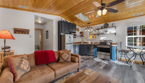 Basic Suite, 1 Bedroom, Hot Tub, River View