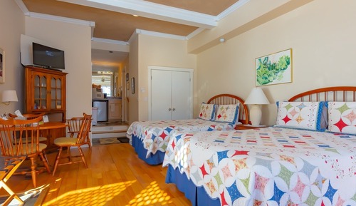 Suite, baño privado (Queensboro - Pets Allowed)