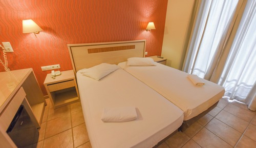 Habitación Confort, vistas parciales al mar