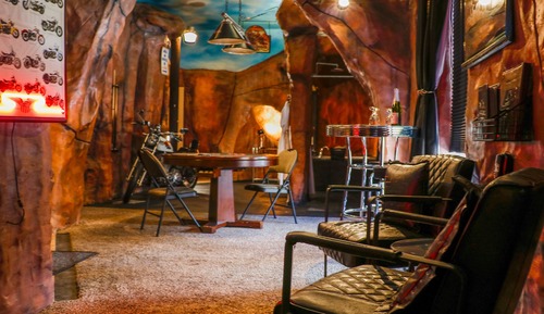 Habitación (Biker Road House)