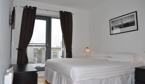 Apartamento ejecutivo, 2 habitaciones, balcón, vistas al puerto