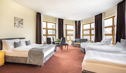 Habitación familiar, varias camas, balcón (Premium)