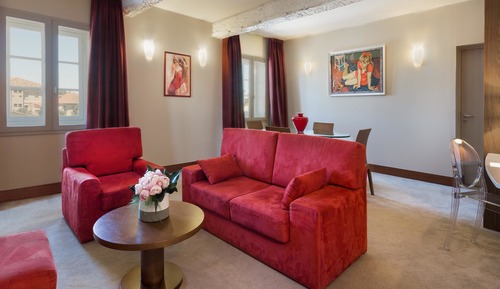 Suite (Prestige)