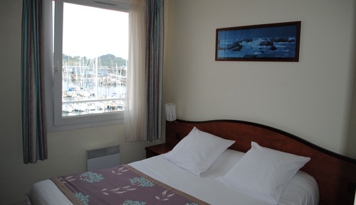 Habitación cuádruple, vistas al puerto