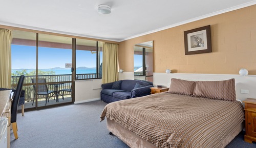 Habitación estándar, balcón (Upstairs Beachfront Queen)