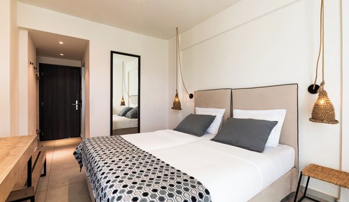 Comfort Room with Pool View