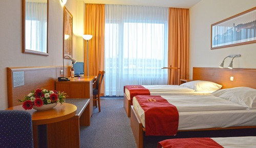 Habitación triple, balcón