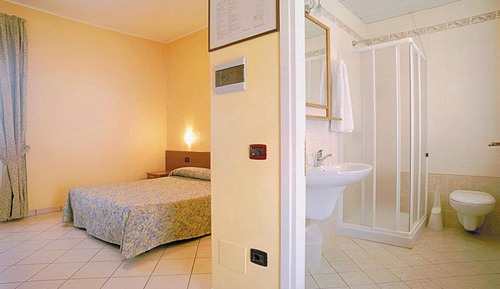 Habitación triple económica