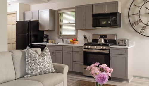 Room #10 - Queen Wilhelmina Cottage, Full Kitchen, Pet Friendly