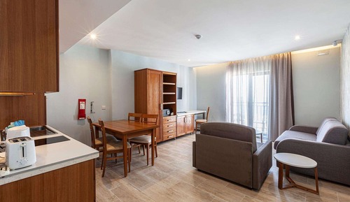 Apartamento, 2 habitaciones, balcón, vistas al mar