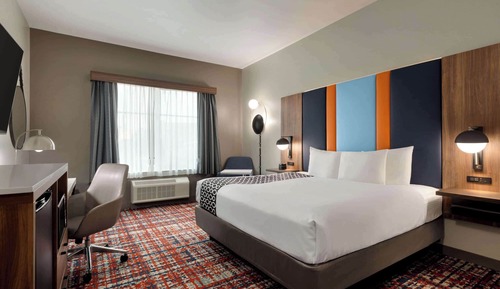 Suite, 1 habitación, no fumadores, vistas a la ciudad (1 King Bed)