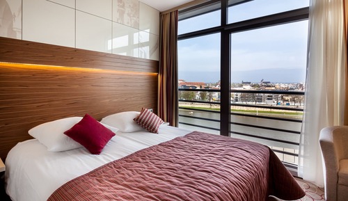 Habitación doble, vistas al río