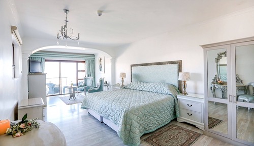 Habitación ejecutiva con 1 cama doble o 2 individuales, vistas al mar