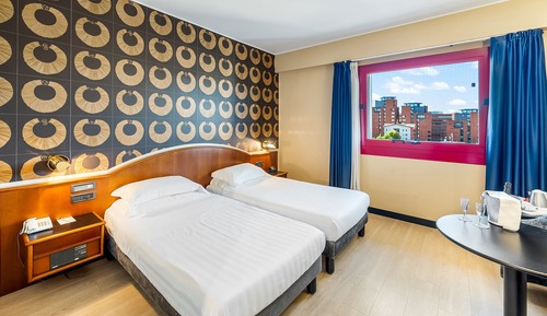 Habitación clásica con 2 camas individuales