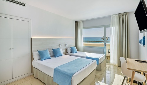 Habitación triple Deluxe, balcón, vistas al mar