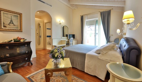 Suite junior, varias camas, bañera de hidromasaje, vistas al mar