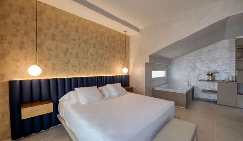 Suite, 1 cama de matrimonio, balcón, vistas al mar (Living Room;with Sofabed)