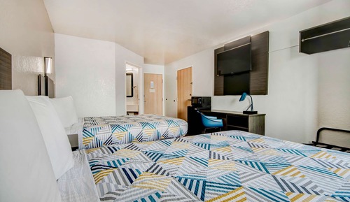 Habitación Deluxe, 2 camas de matrimonio, fumadores, frigorífico y microondas