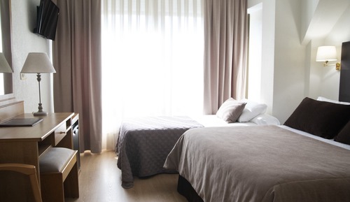 Habitación estándar doble (2 Adults + 1 Child)