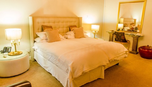 Casa (Standard Garden Manor House Suite 5 )