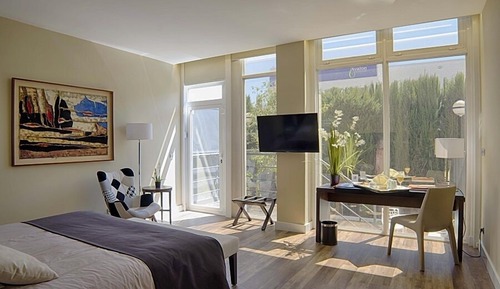 Habitación Deluxe doble, 1 cama de matrimonio grande, bañera de hidromasaje, vistas al jardín