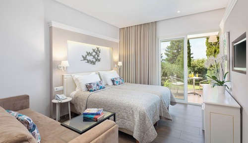Habitación superior, vistas al jardín