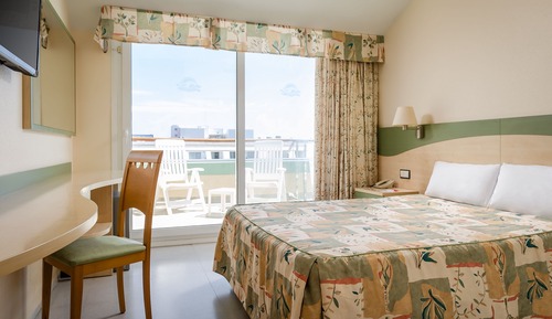 Habitación estándar doble (2 Adults + 2 Children)