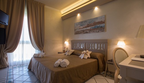 Habitación estándar con 1 cama doble o 2 individuales