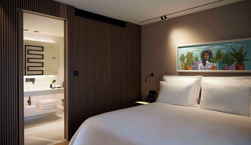 One Bedroom Suite Urban View