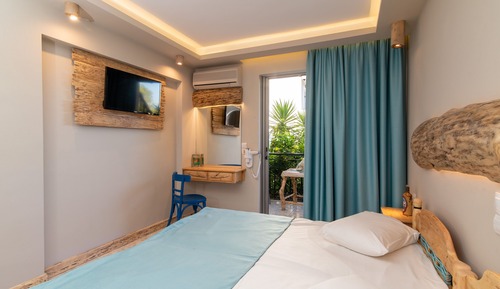 Habitación superior, vistas a la piscina